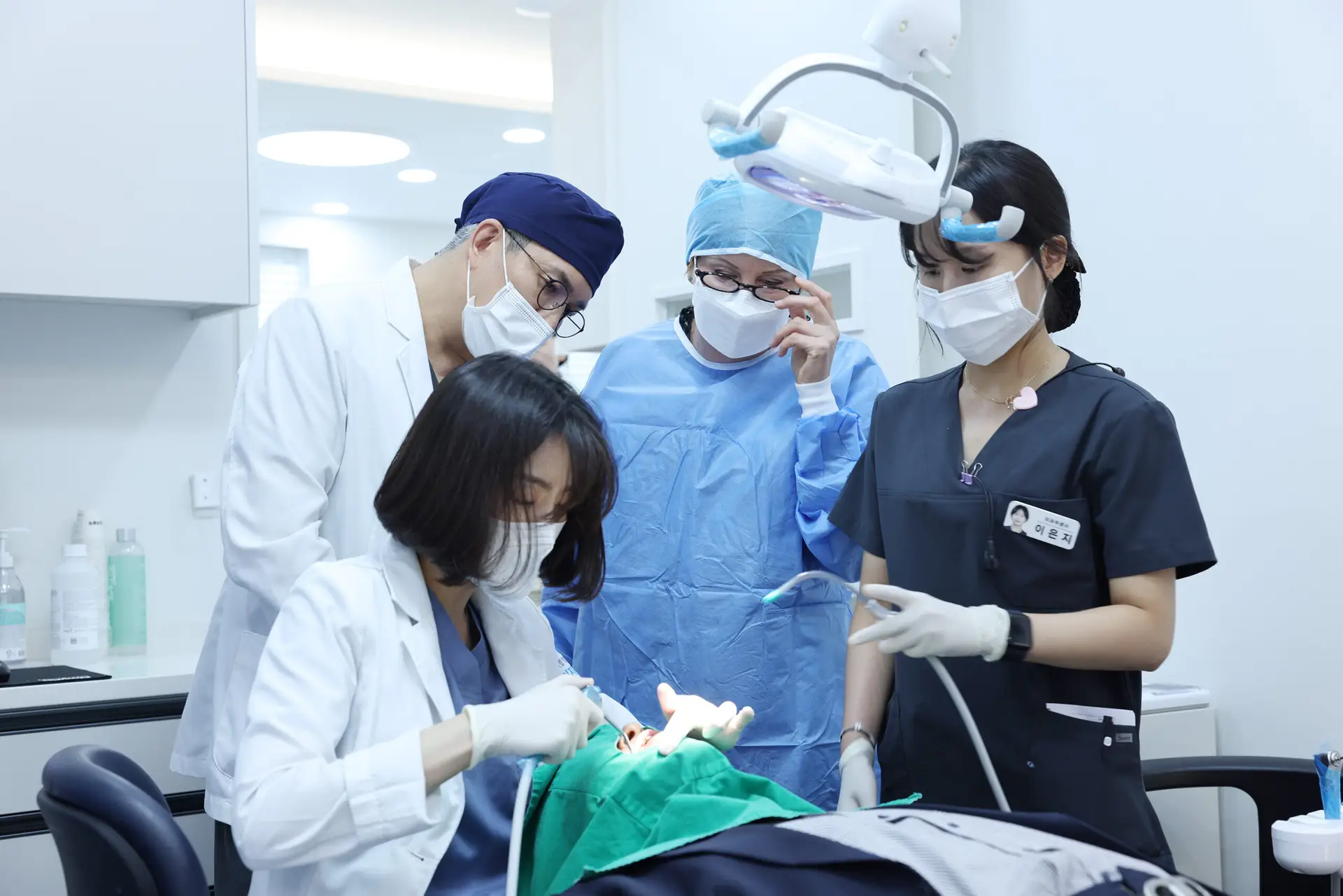 시술 및 컨퍼런스 현장 13